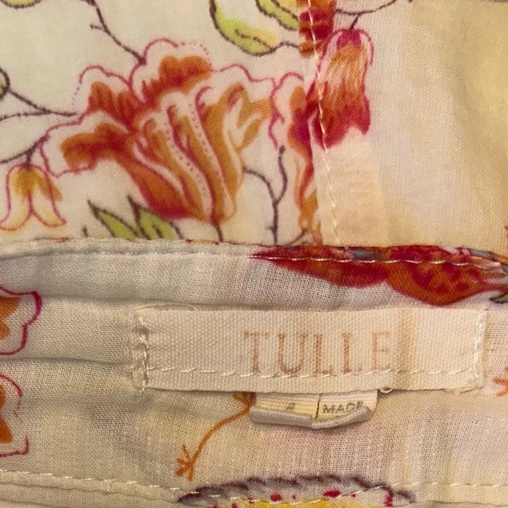 Summer Shorts Size 4 By TULLE Floral Print Colorful Front Pockets Very GUC